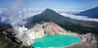 Ngỡ ngàng trước vẻ đẹp hồ Kawah Ijen nổi tiếng khi du lịch Indonesia